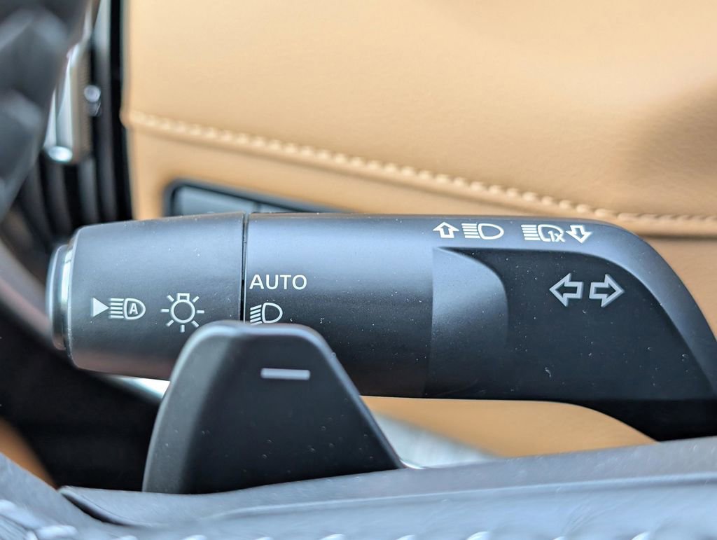 Used 2025 Nissan Armada SL w/ Captain's Chari Seat Package image 27