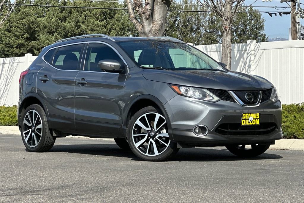 Used 2018 Nissan Rogue Sport SL w/ SL Premium Package image 1