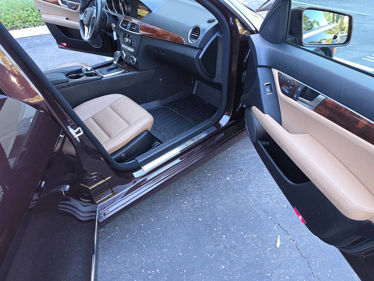 Used 2012 Mercedes-Benz C 250 Sedan image 11