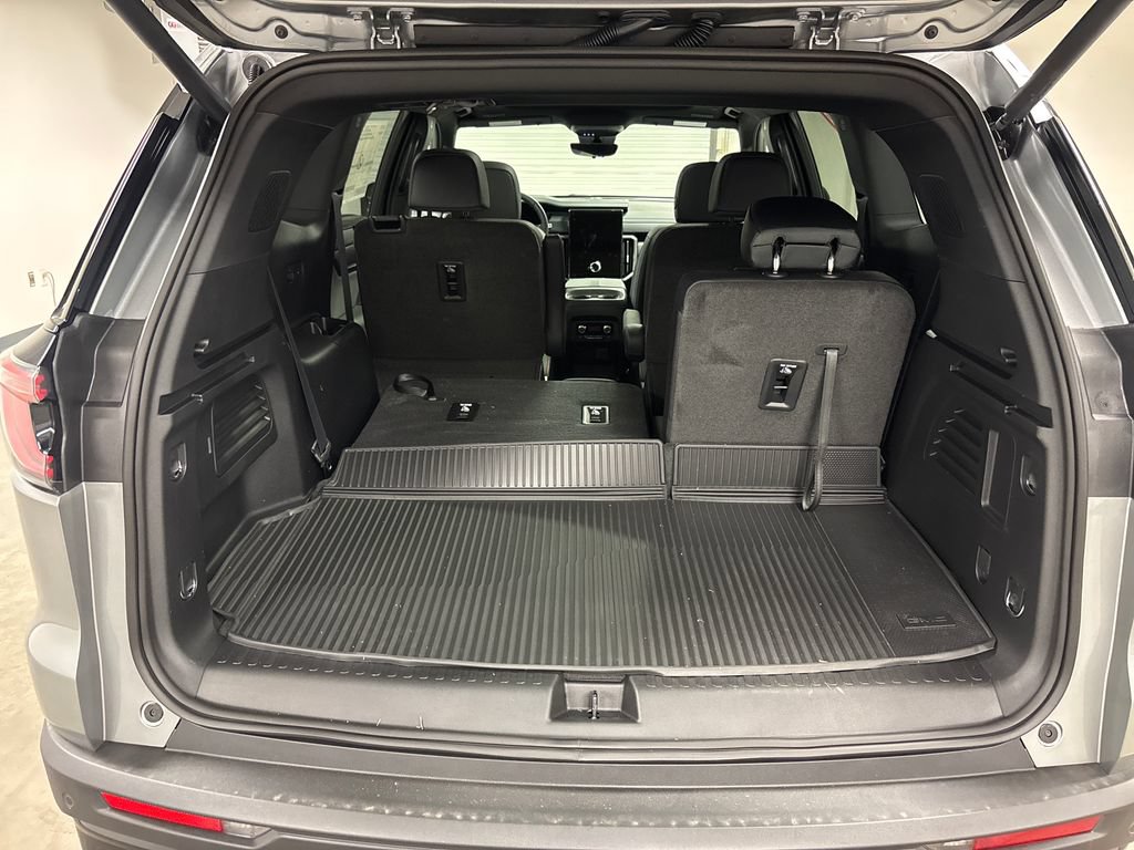 New 2026 GMC Acadia AT4 w/ Luxury Package AWD/4WD image 17