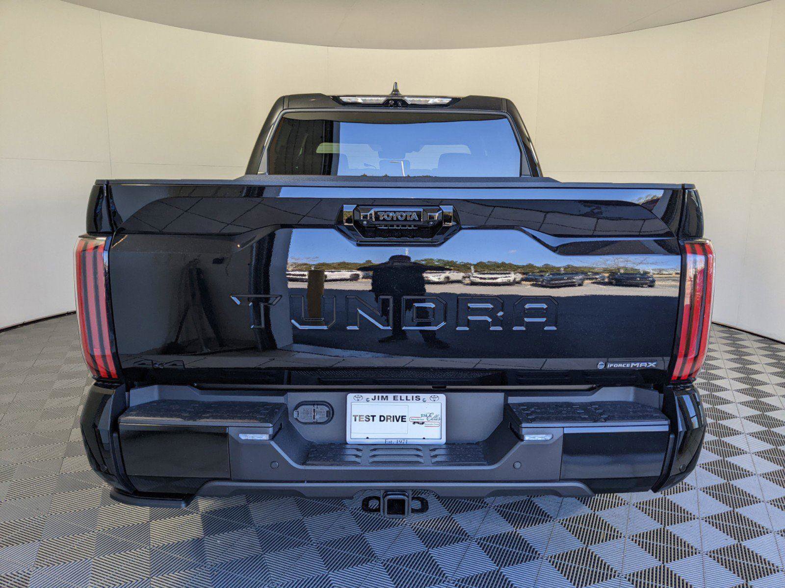 New 2025 Toyota Tundra Platinum image 22