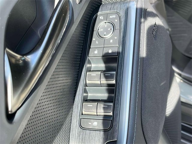 Used 2024 Lexus GX 550 image 25