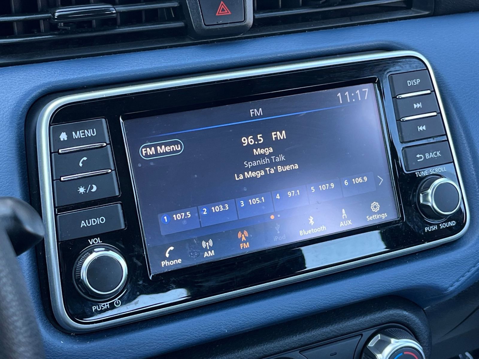 Used 2025 Nissan Versa SV image 18