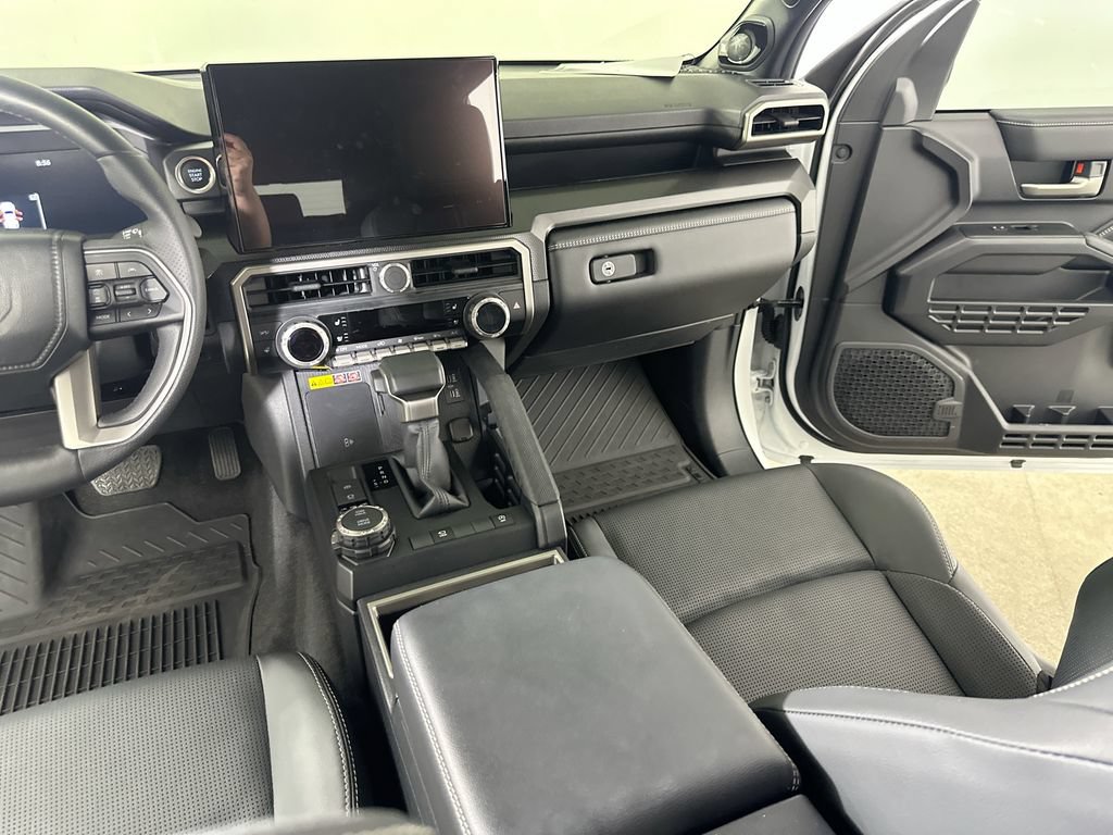 Used 2025 Toyota 4Runner Limited AWD/4WD image 19