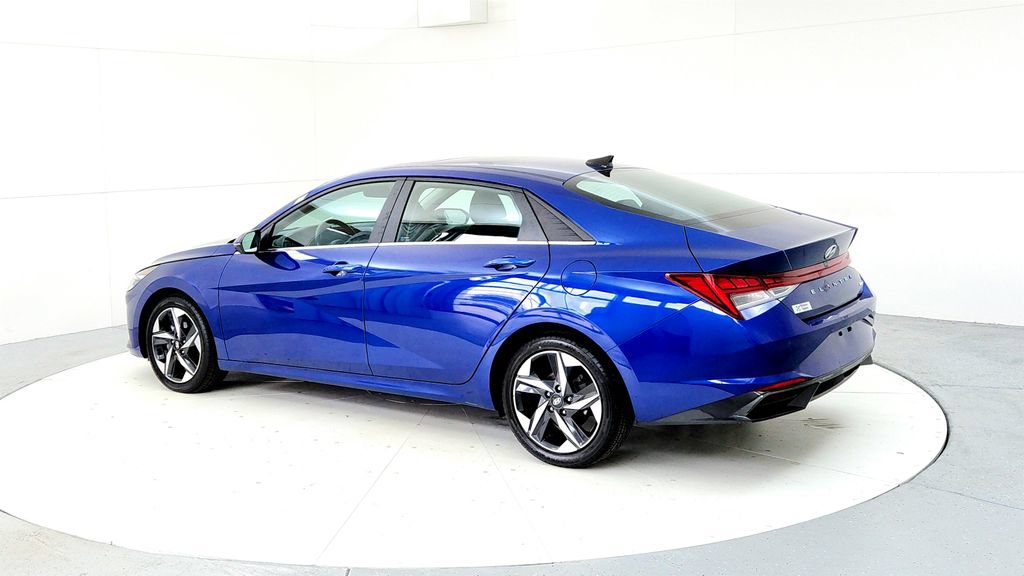 Used 2023 Hyundai Elantra Limited w/ Cargo Package FWD image 4