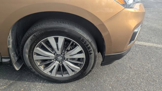 Used 2017 Nissan Pathfinder SL w/ SL Premium Package image 11