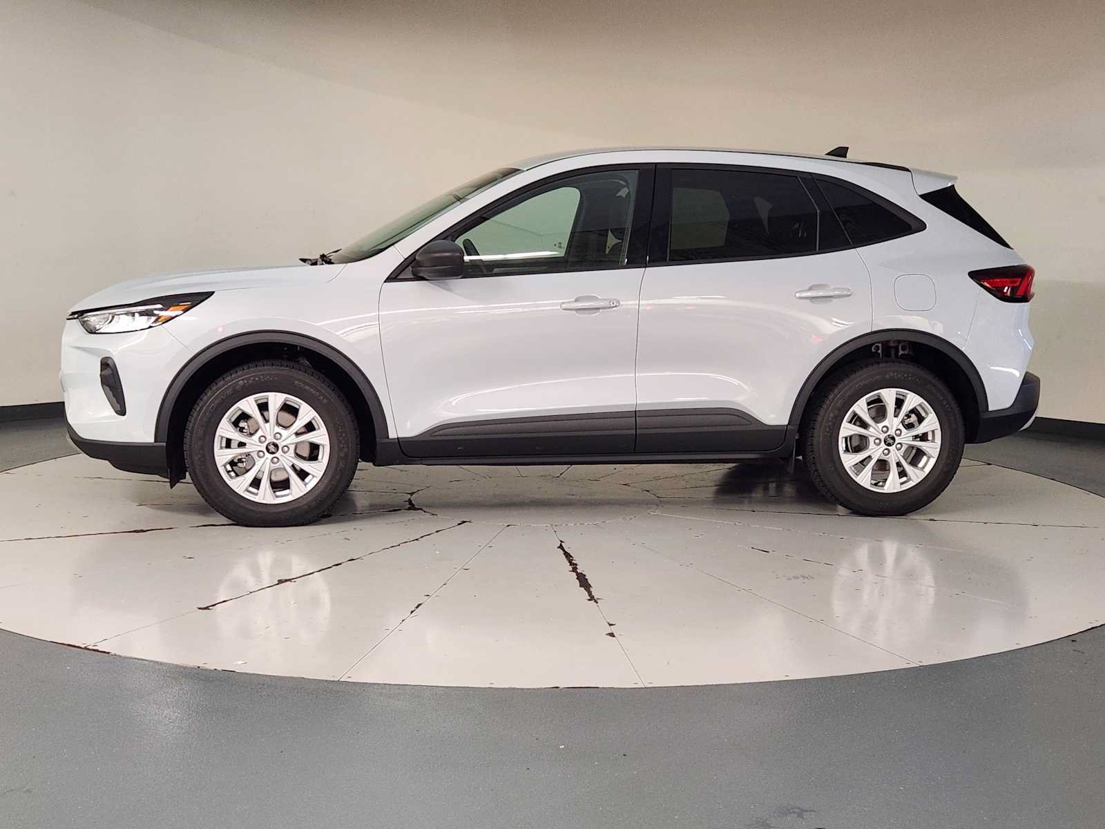 Used 2025 Ford Escape Active AWD/4WD image 5