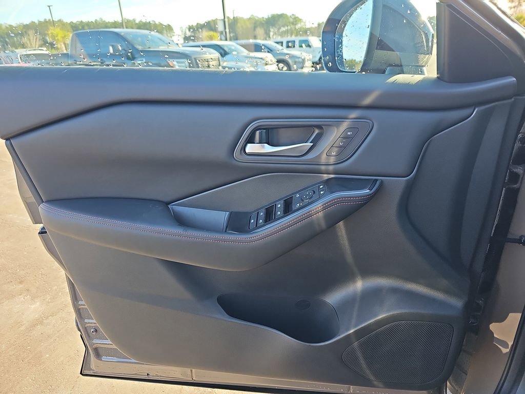 New 2026 Nissan Rogue SV AWD/4WD image 29