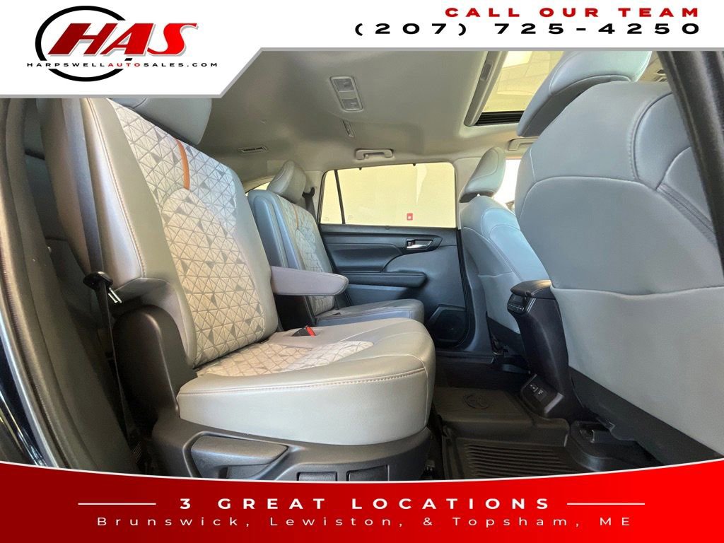 Used 2022 Toyota Highlander Bronze Edition image 13