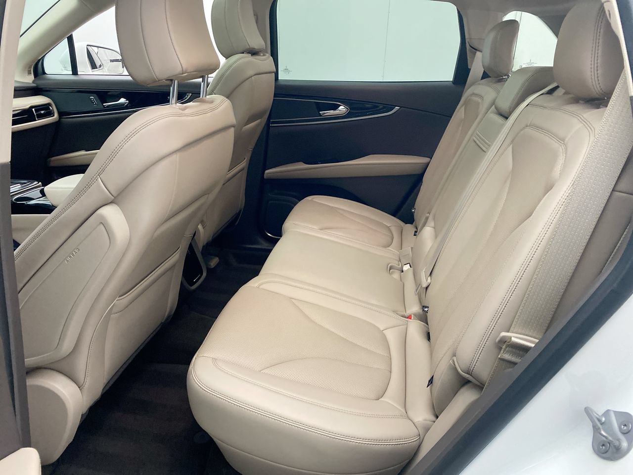 Used 2023 Lincoln Nautilus Reserve AWD/4WD image 24