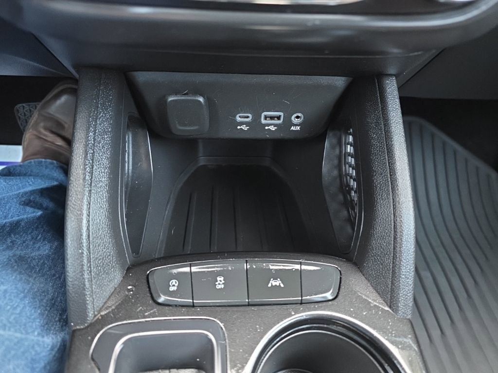 Used 2022 Chevrolet TrailBlazer LT w/ LPO, Blackout Package image 21