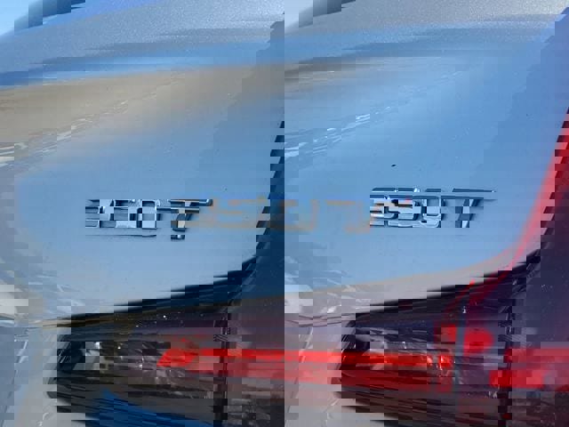 Used 2022 Cadillac XT4 Premium Luxury w/ Enhanced Visibility Package image 7