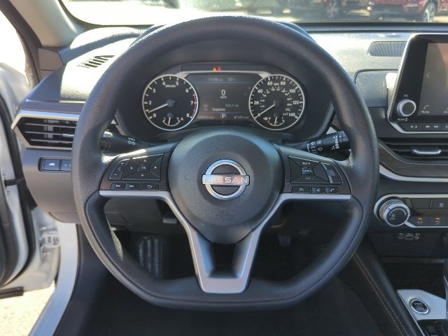 Used 2023 Nissan Altima 2.5 SV image 11