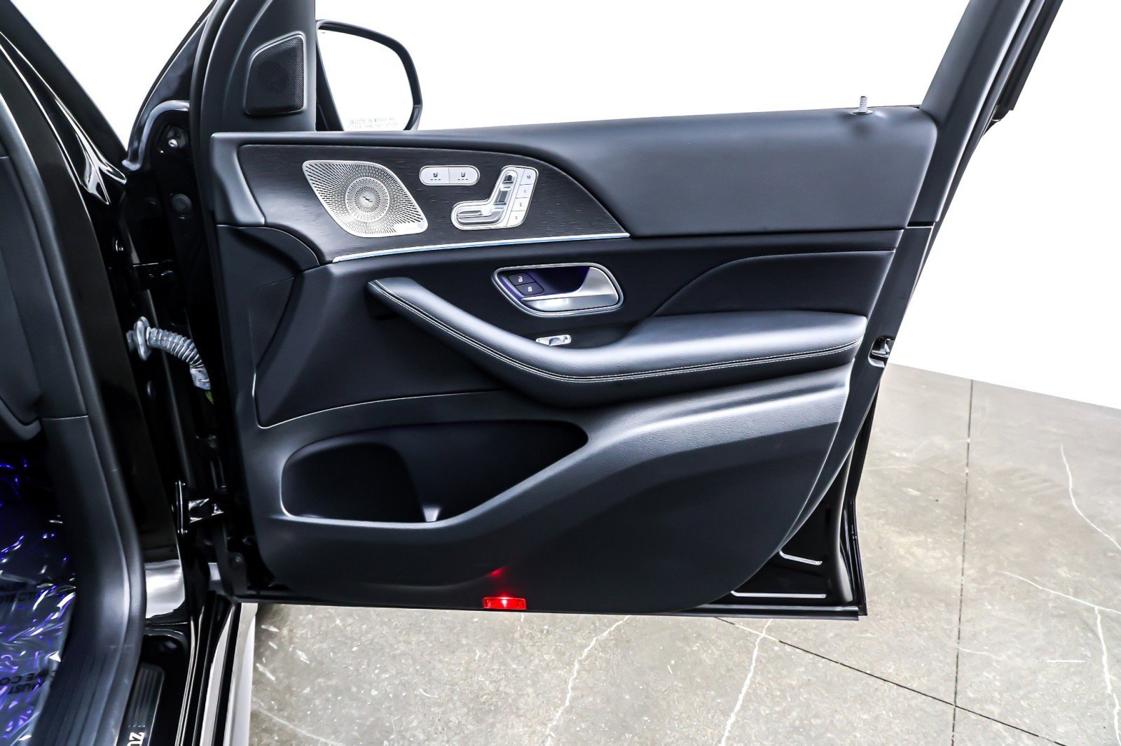 Used 2024 Mercedes-Benz GLE 350 4MATIC image 25