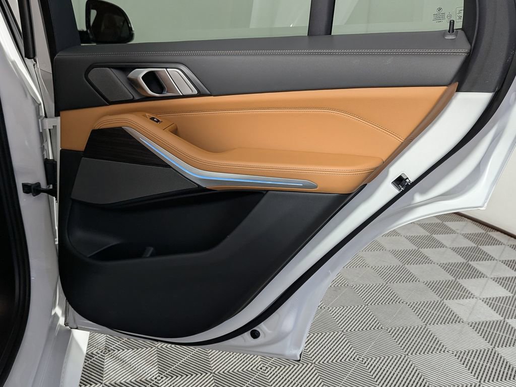 Certified 2025 BMW X5 xDrive40i w/ M Sport Package image 42