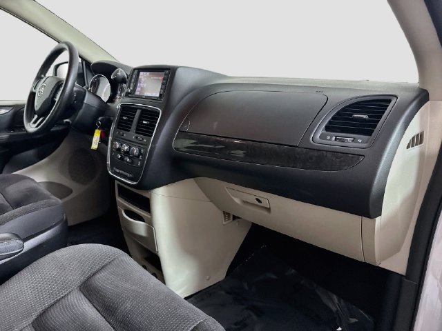 Used 2018 Dodge Grand Caravan SE w/ UConnect Hands-Free Group FWD image 27