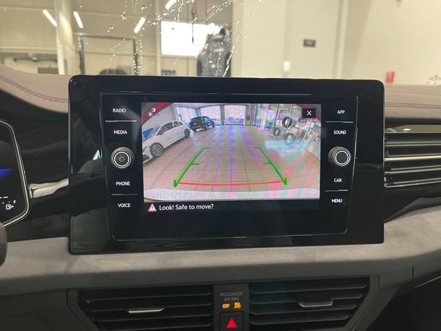 Used 2025 Volkswagen Jetta SE FWD image 29