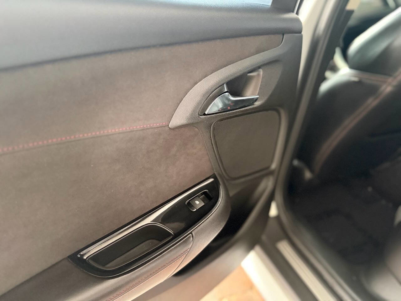 Used 2014 Chevrolet SS RWD image 36