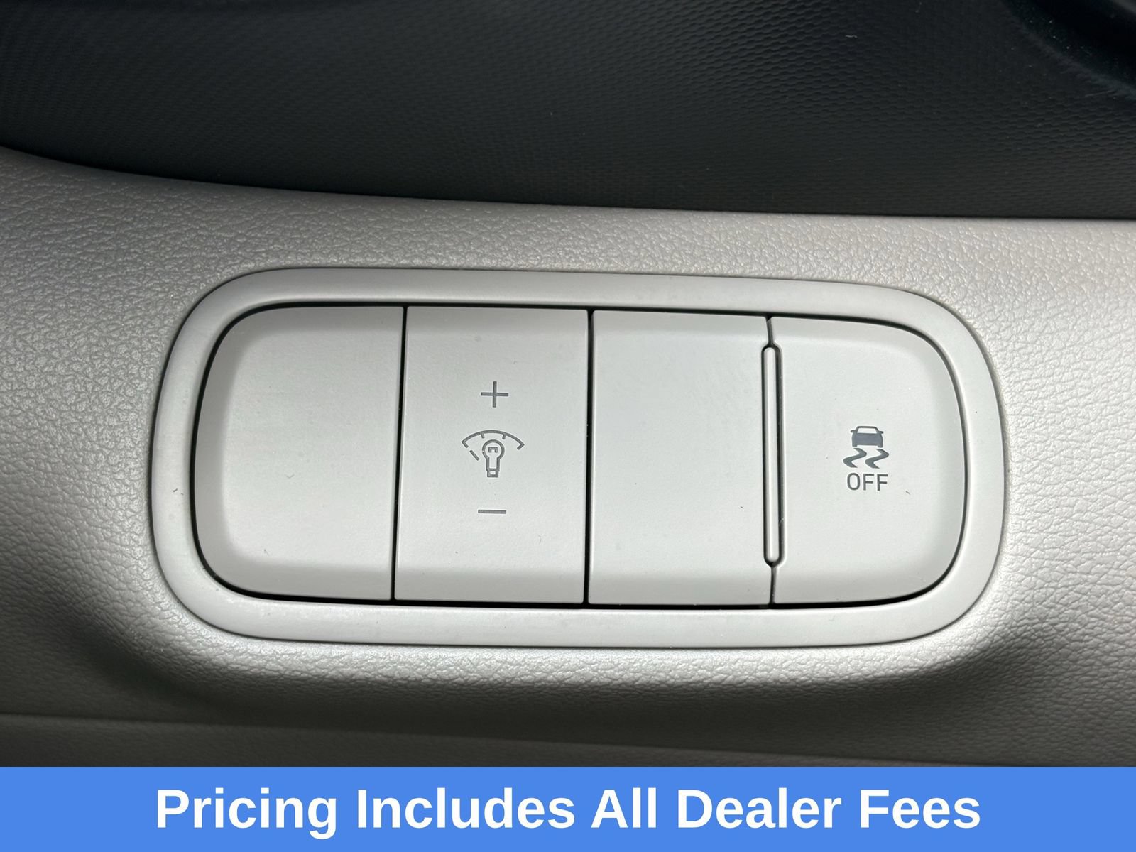 Used 2024 Hyundai Venue SEL FWD image 15