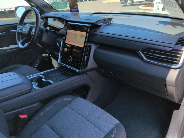 Used 2025 GMC Acadia Elevation AWD/4WD image 31