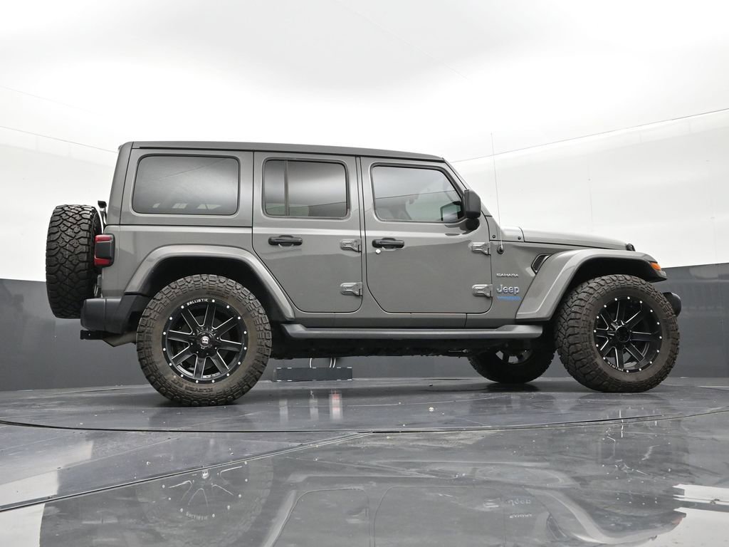 Used 2022 Jeep Wrangler Unlimited Sahara AWD/4WD image 25