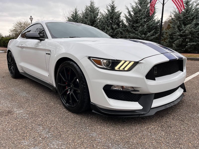 Used 2016 Ford Mustang Shelby GT350 w/ Technology Package image 36