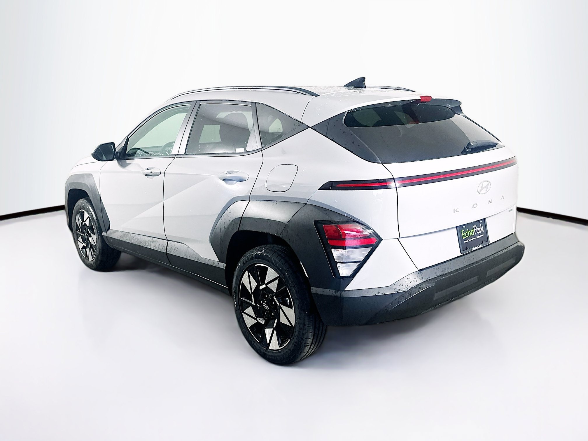 Used 2024 Hyundai Kona SEL AWD/4WD image 5