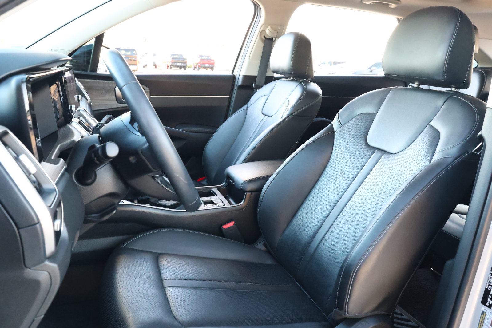 Used 2022 Kia Sorento EX w/ Panoramic Sunroof Package FWD image 29
