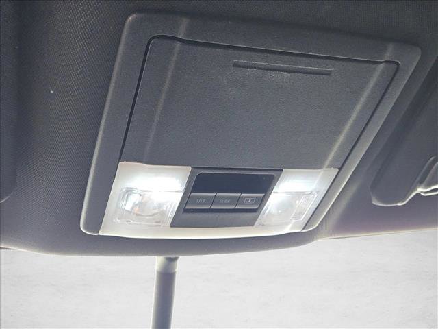Used 2017 Ford Explorer XLT w/ Equipment Group 202A FWD image 16