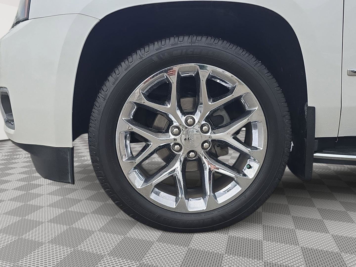 Used 2017 GMC Yukon Denali w/ Open Road Package AWD/4WD image 28