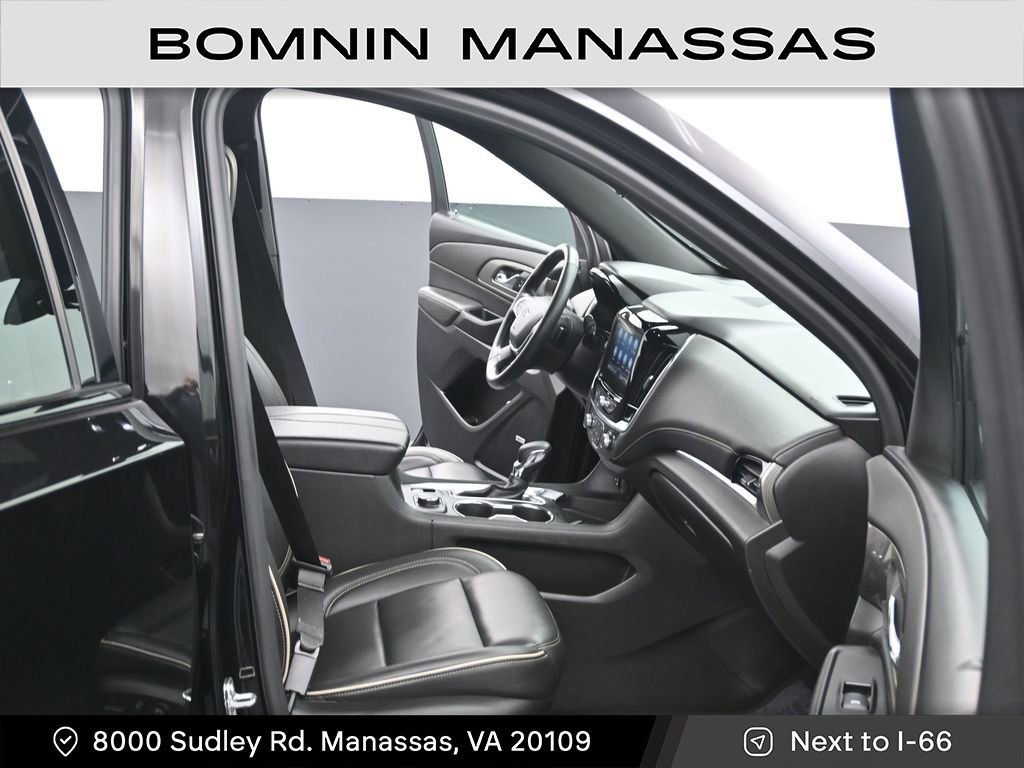 Used 2023 Chevrolet Traverse Premier w/ Redline Edition image 9