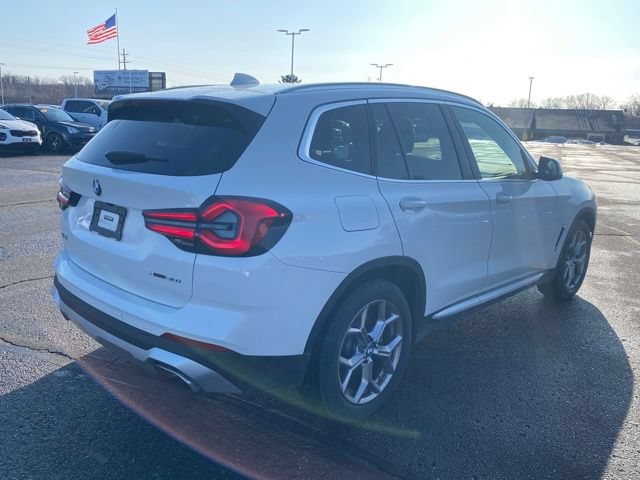 Used 2022 BMW X3 xDrive30i AWD/4WD image 4