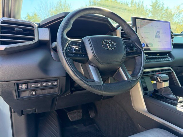 Used 2025 Toyota Tundra Limited AWD/4WD image 19