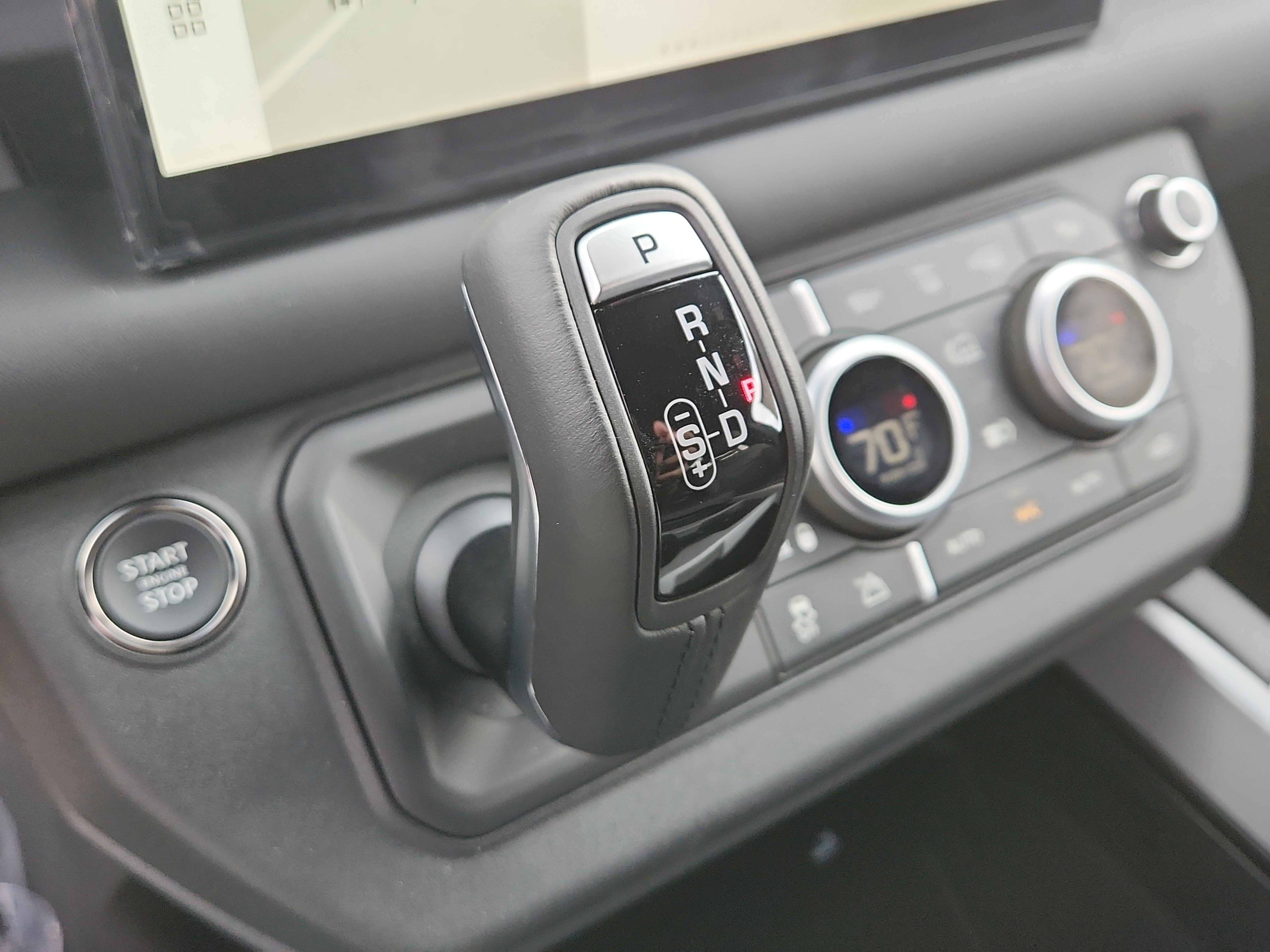 New 2025 Land Rover Defender 90 V8 image 26