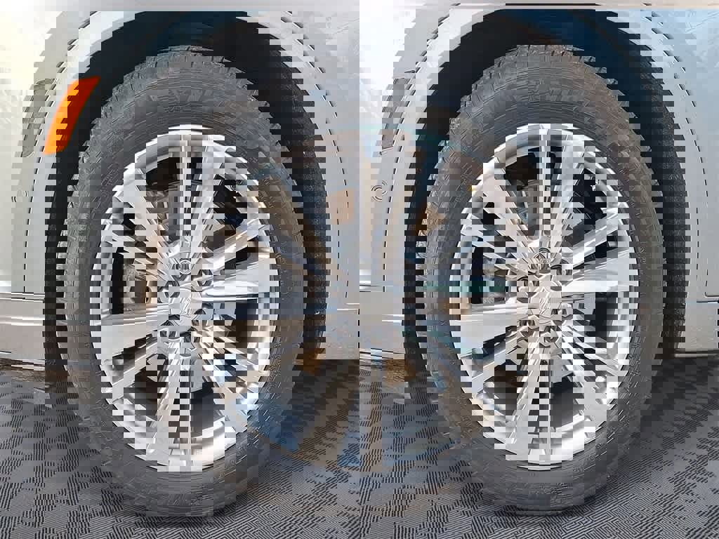 Used 2024 Cadillac XT6 Premium Luxury w/ Technology Package image 8