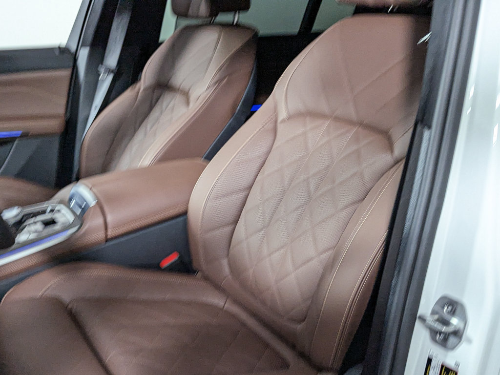 Used 2026 BMW X7 xDrive40i AWD/4WD image 23