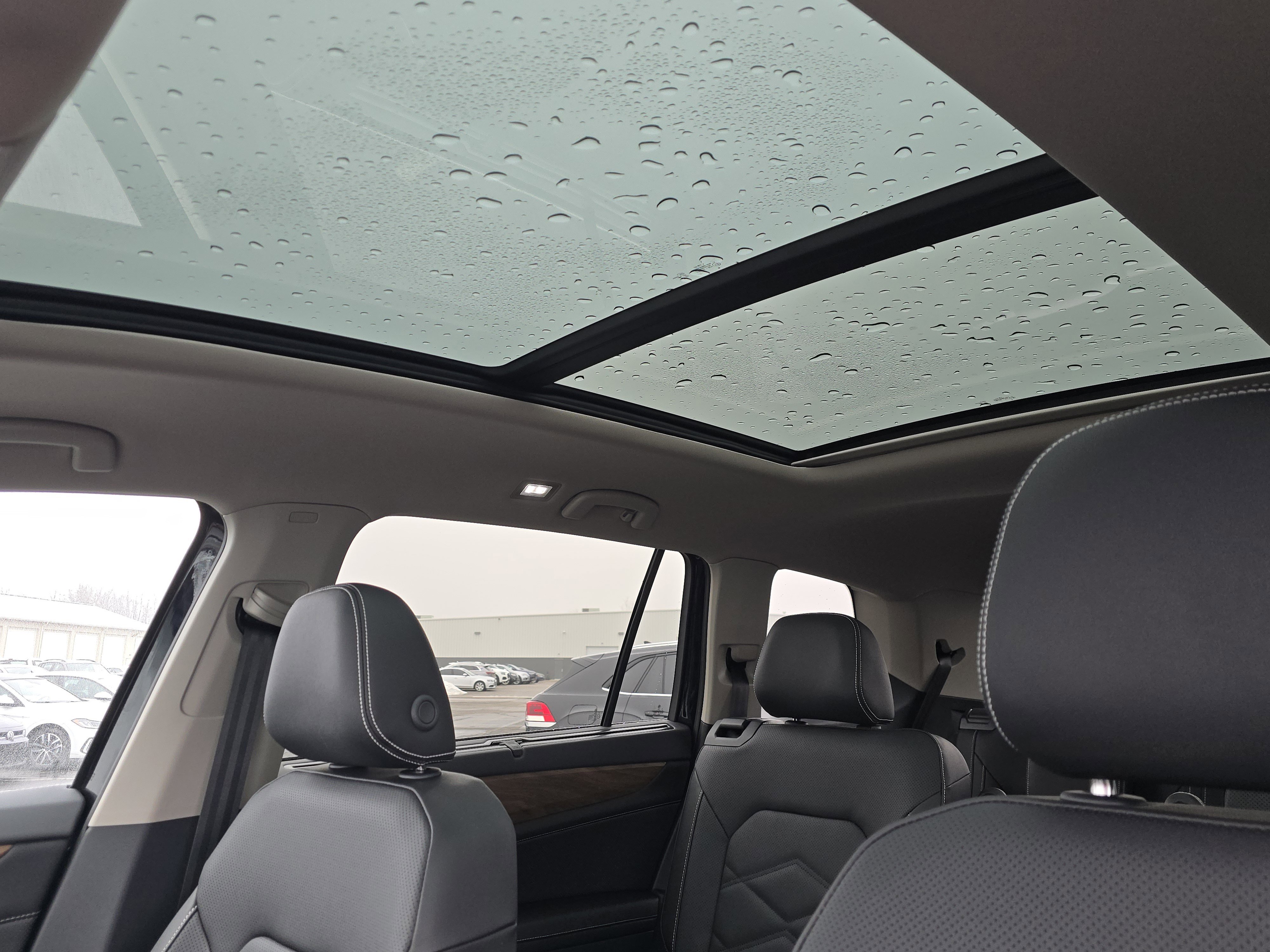 New 2026 Volkswagen Atlas SE image 9