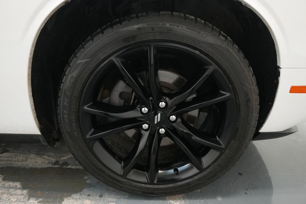 Used 2018 Dodge Challenger SXT Plus image 11