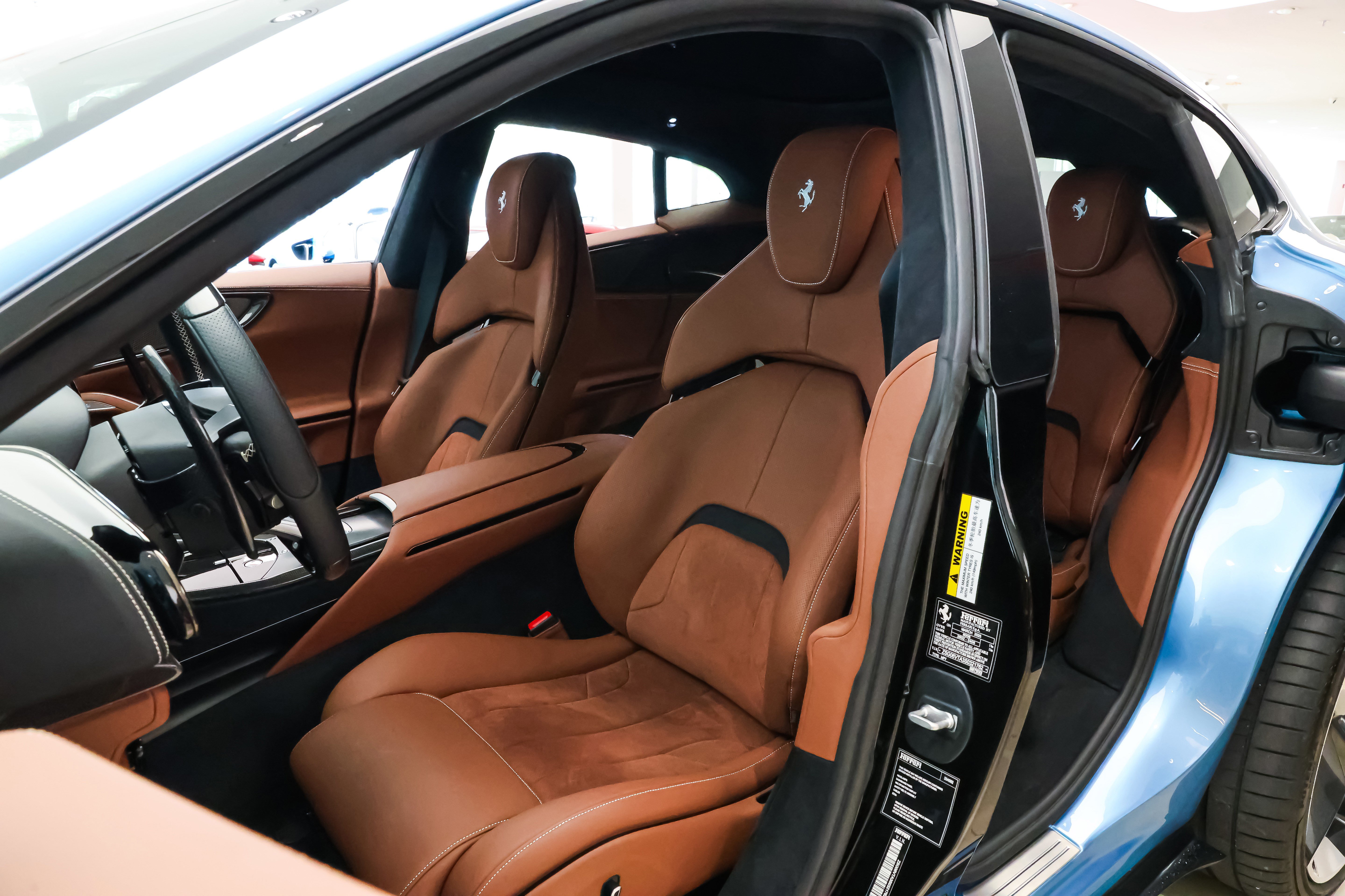 Used 2025 Ferrari Purosangue AWD/4WD image 10