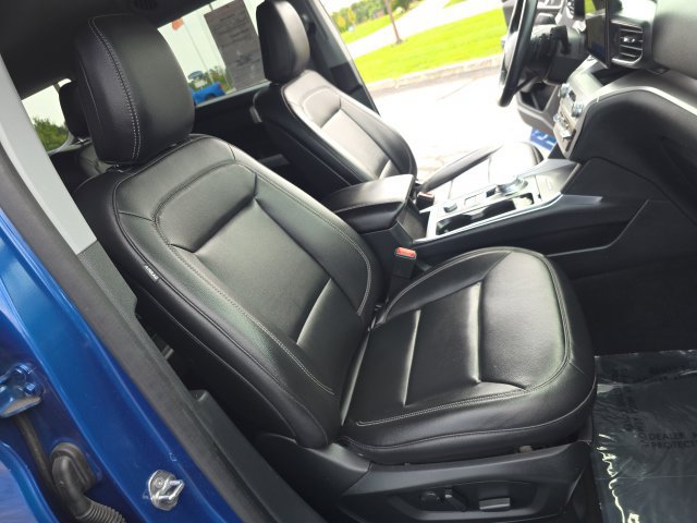 Used 2020 Ford Explorer XLT w/ Equipment Group 202A AWD/4WD image 36