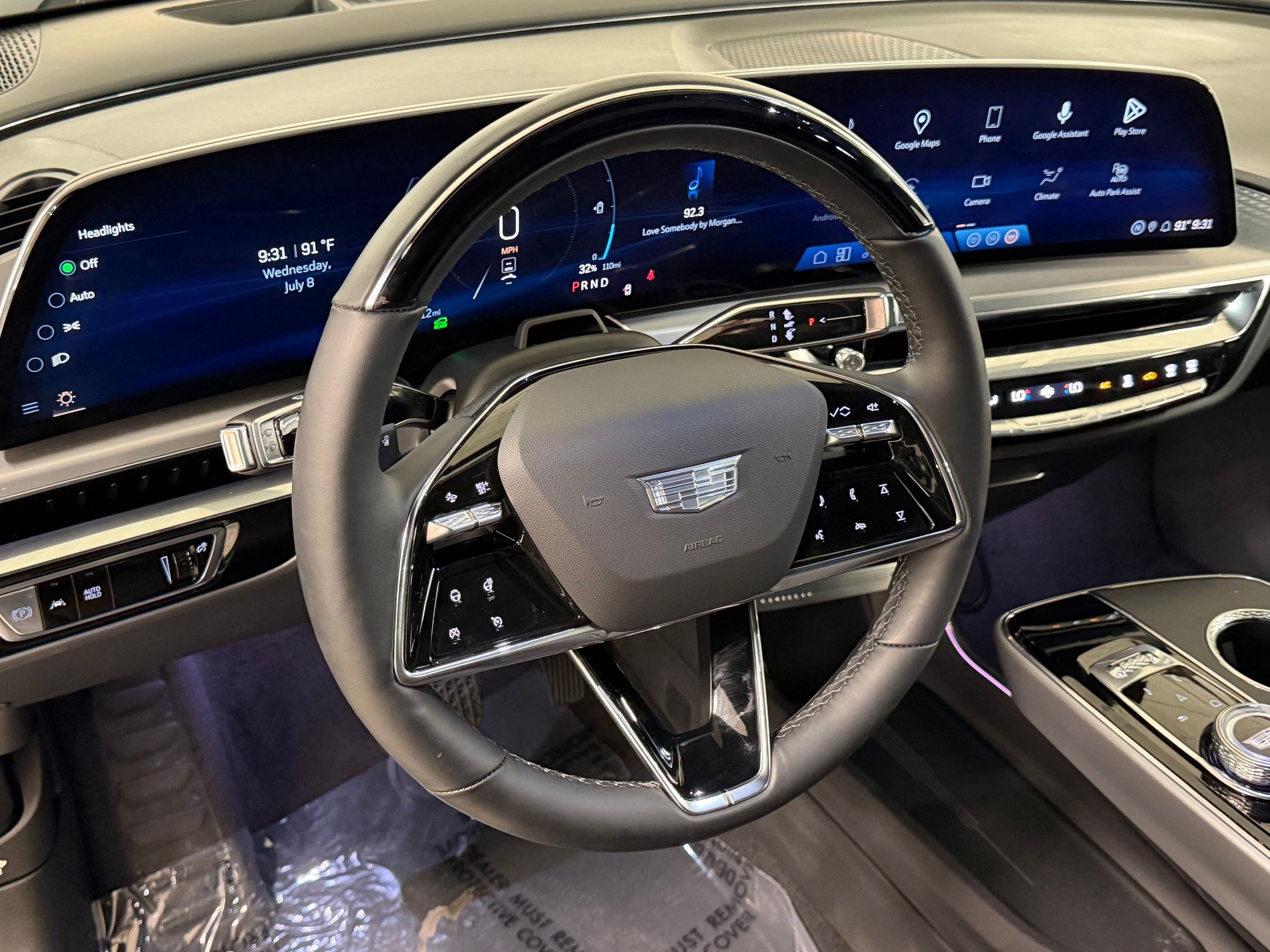 Certified 2024 Cadillac Lyriq Luxury RWD image 11