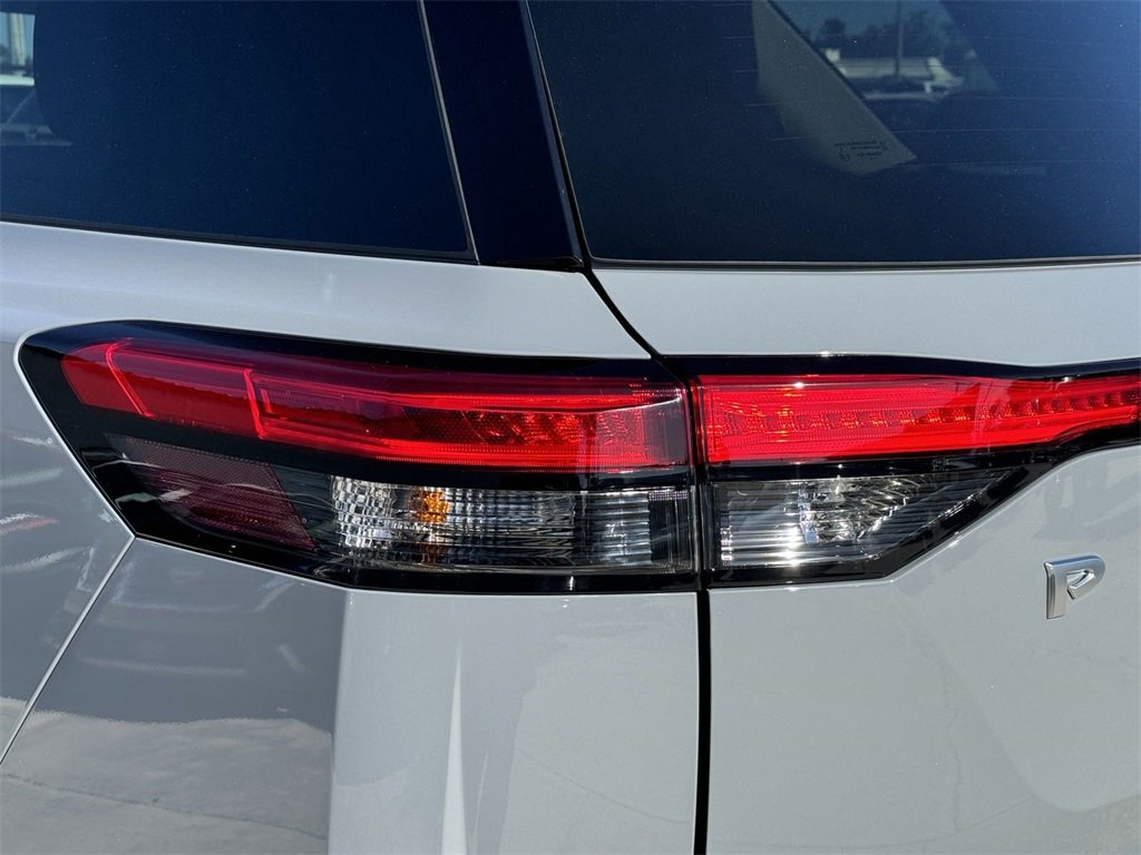 New 2025 Nissan Pathfinder Platinum w/ Cargo Package image 8