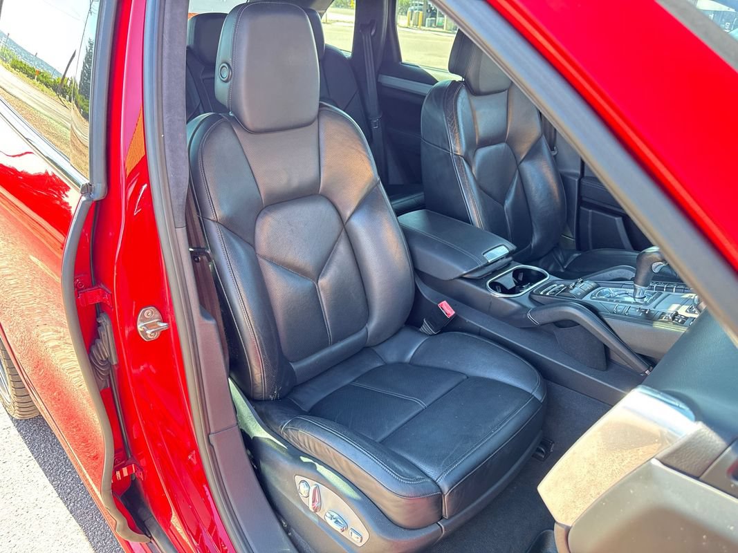Used 2013 Porsche Cayenne GTS AWD/4WD image 19