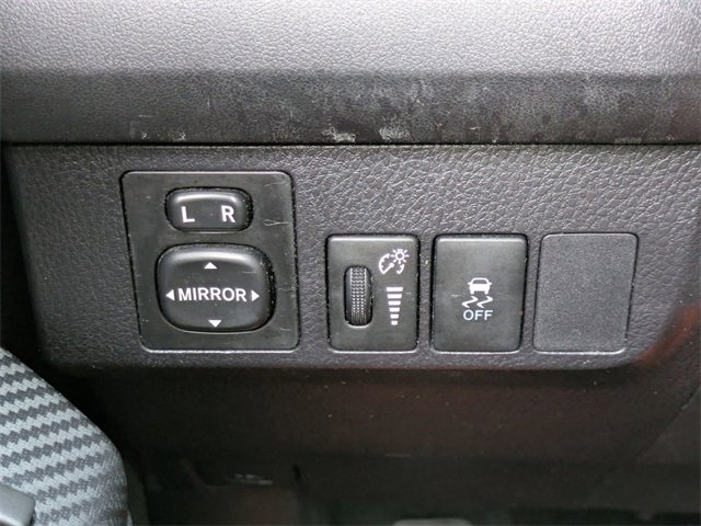 Used 2015 Toyota RAV4 LE image 25