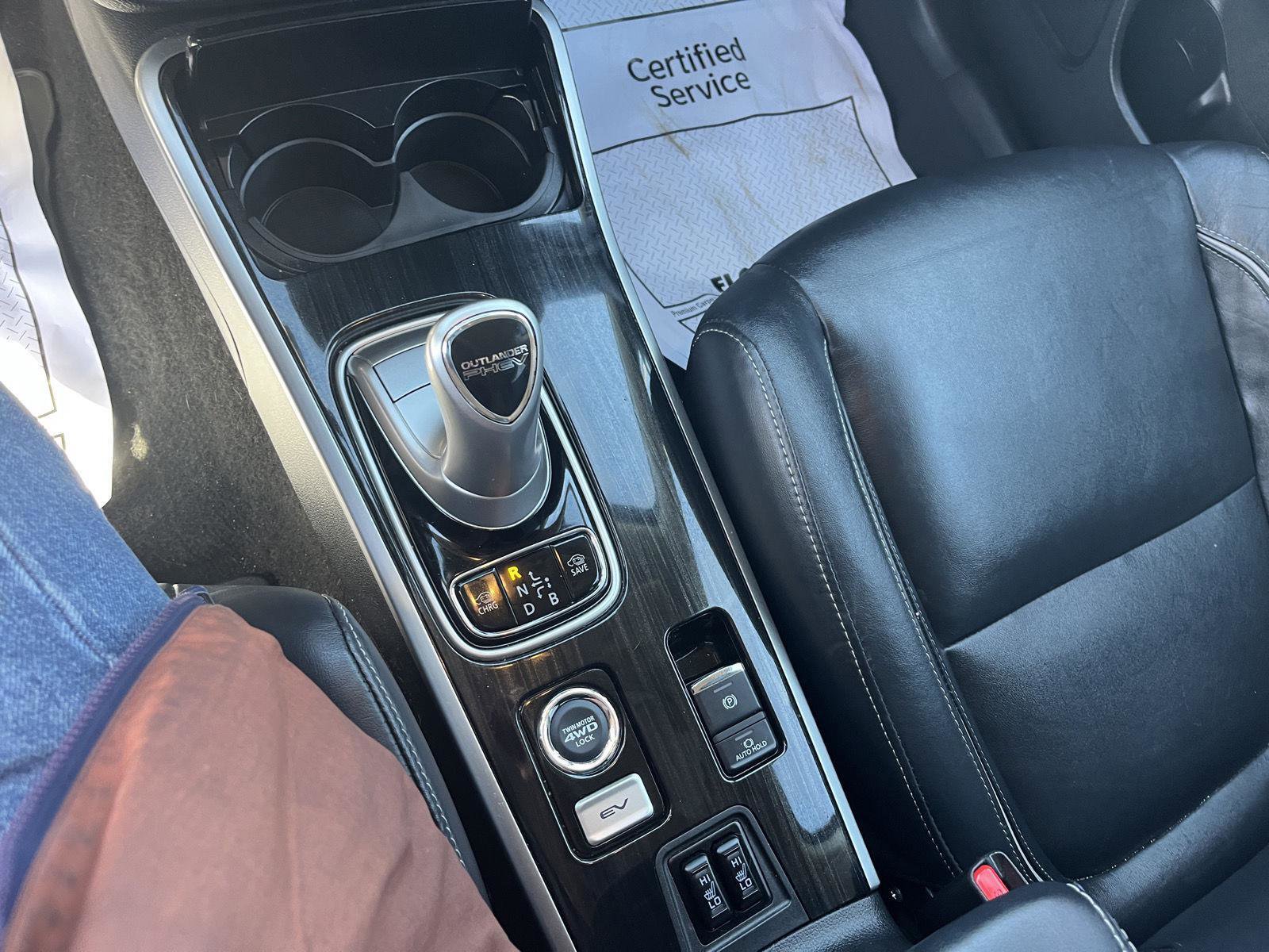 Used 2018 Mitsubishi Outlander GT AWD/4WD image 16