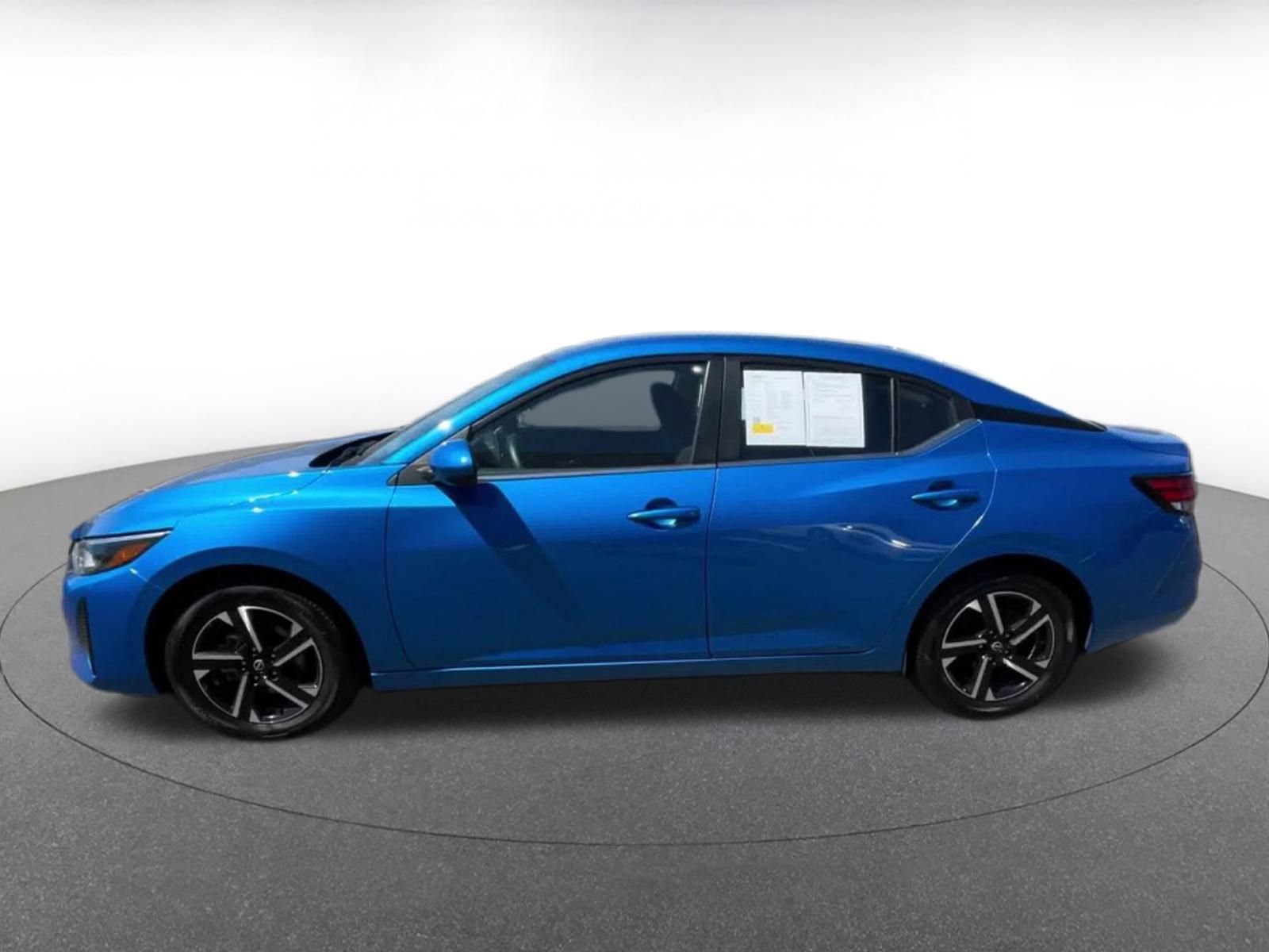 Used 2025 Nissan Sentra SV FWD image 8