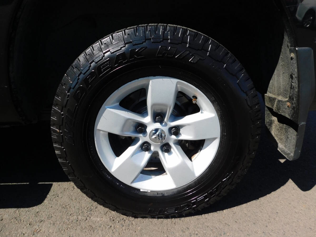 Used 2016 RAM 1500 Classic SLT w/ Luxury Group image 23