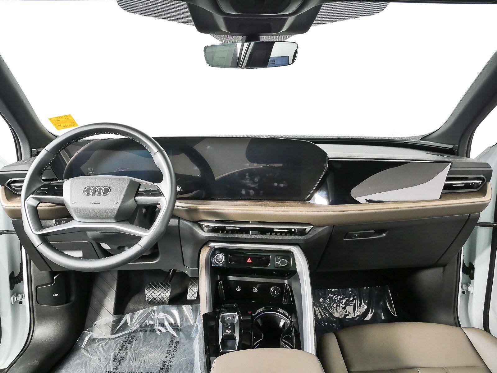 Used 2025 Audi Q5 Premium Plus w/ Premium Plus AWD/4WD image 19