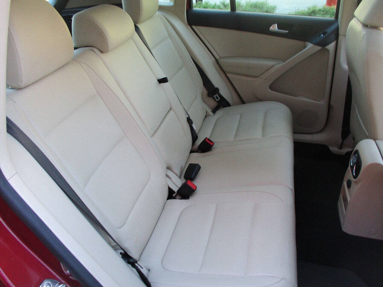 Used 2016 Volkswagen Tiguan SE AWD/4WD image 21