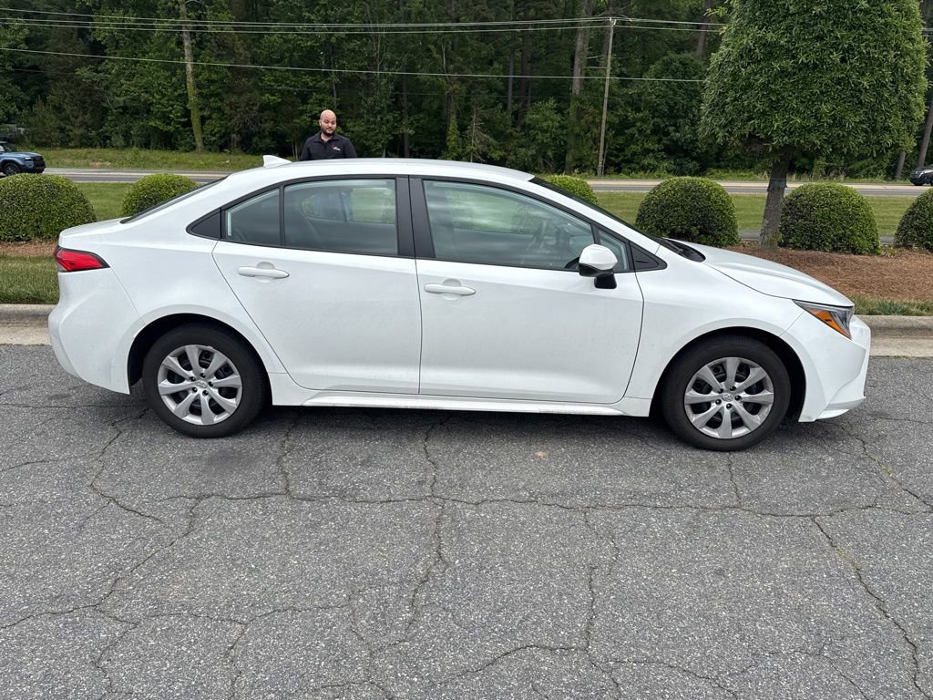 Used 2024 Toyota Corolla LE FWD image 3